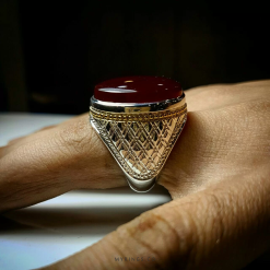 Yemeni dark red agate ring with handmade stirrup MR0026