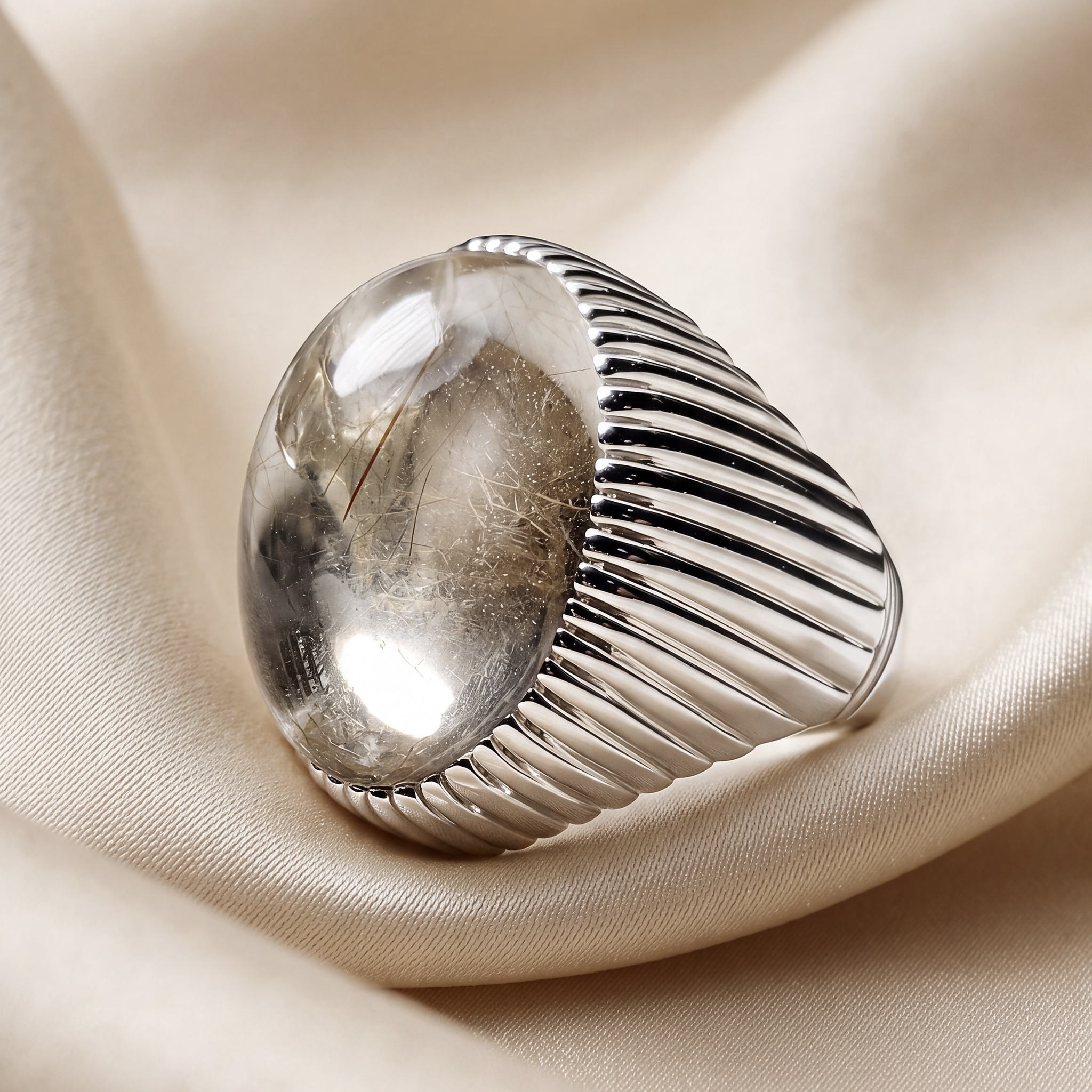 Natural transparent Dur al-Najaf cut as a high-domed cabochon, set in a 925 sterling silver ring Natural transparent Dur al-Najaf cut as a high-domed cabochon, set in a 925 sterling silver ring